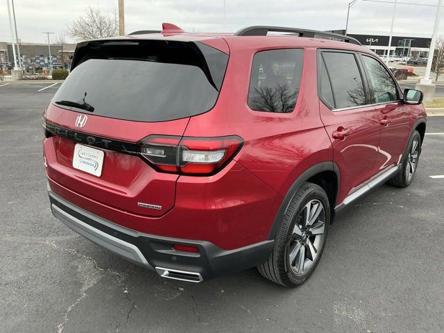 Used 2023 Honda Pilot Touring image 3