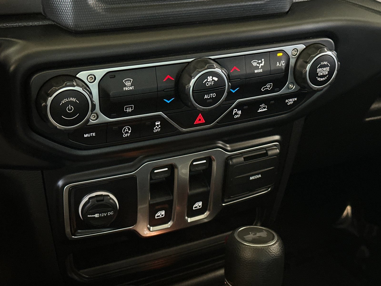 Used 2023 Jeep Wrangler Sport AWD/4WD image 18