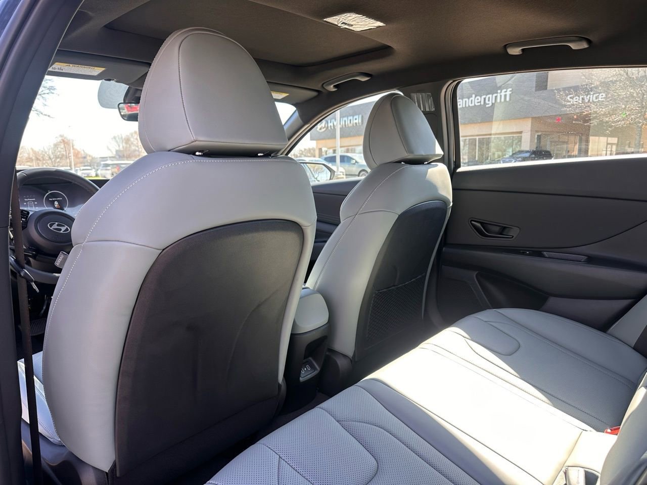 Certified 2025 Hyundai Elantra Limited image 18