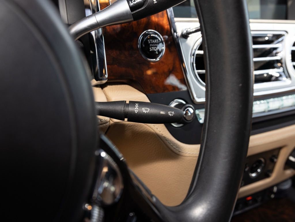 Used 2013 Rolls-Royce Ghost image 37