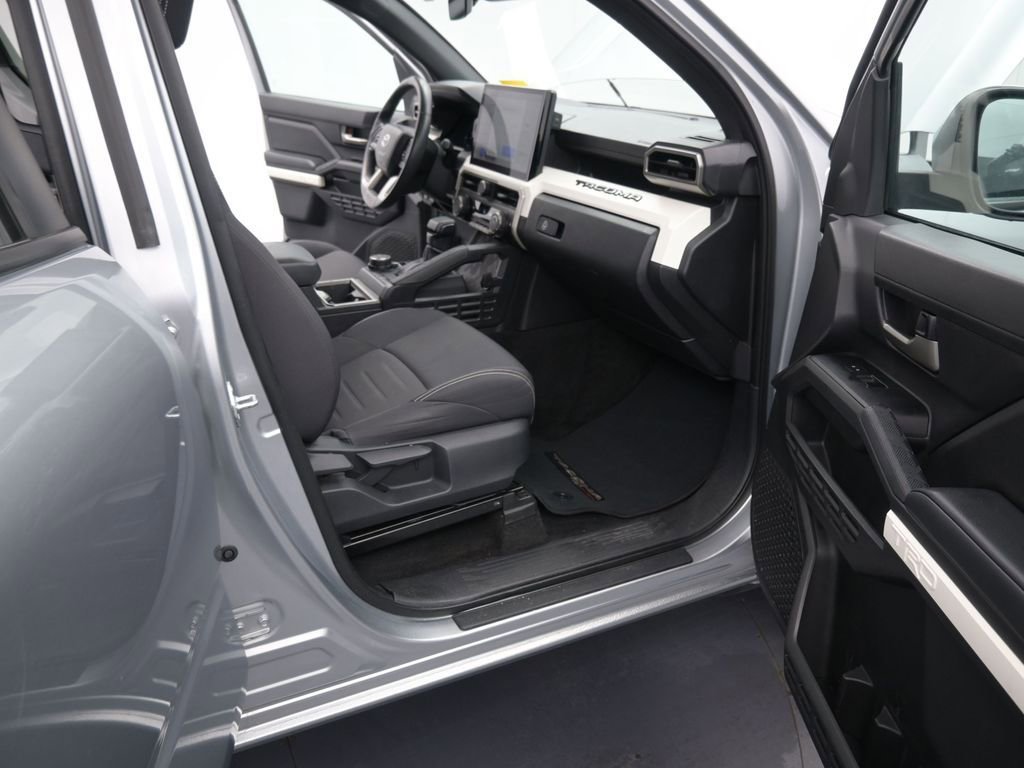 Used 2024 Toyota Tacoma TRD Off-Road image 12