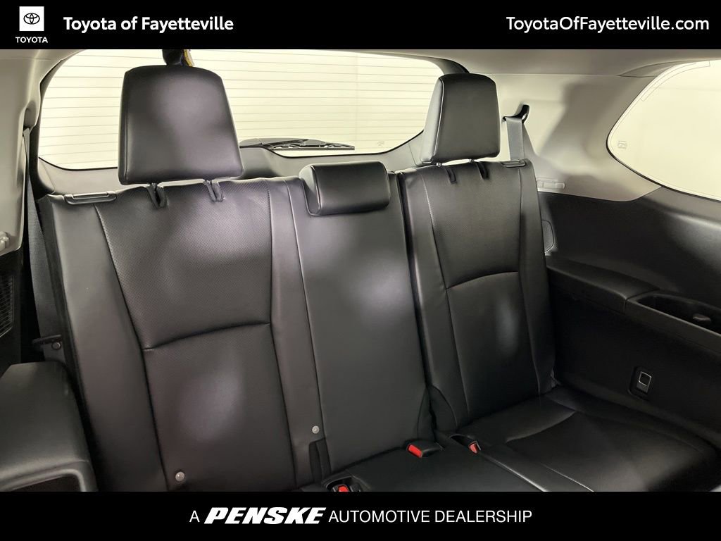 Used 2025 Toyota Grand Highlander AWD image 10