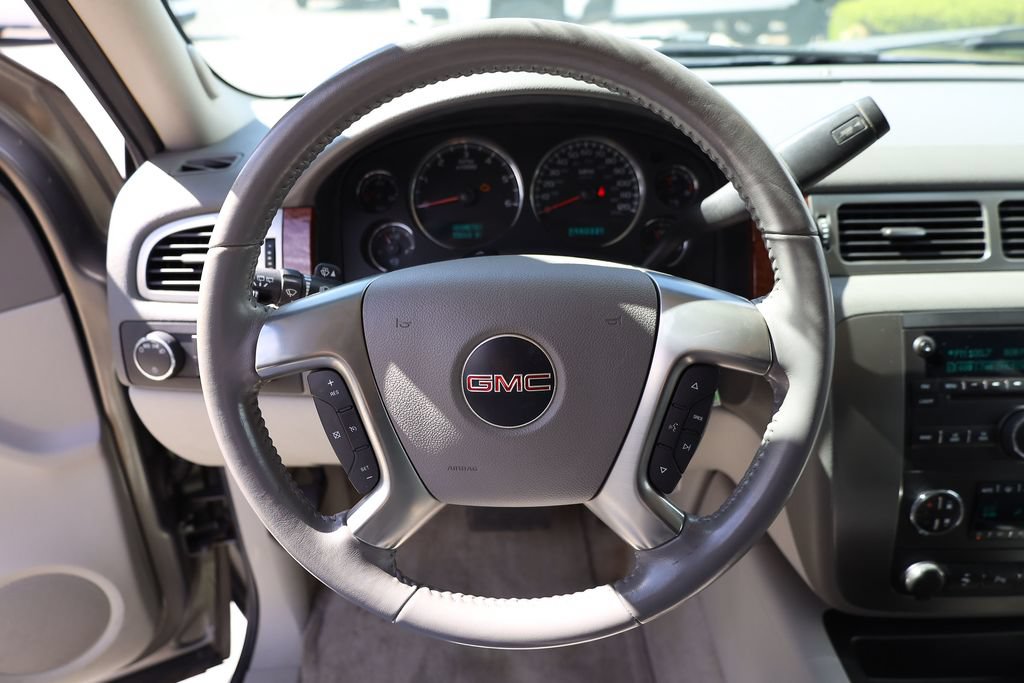 Used 2007 GMC Yukon SLT w/ SLT Preferred Equipment Group AWD/4WD image 13