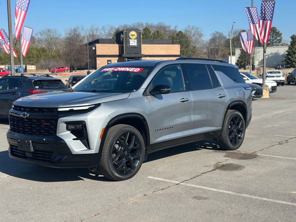 Used 2025 Chevrolet Traverse RS w/ LPO, Floor Liner Package image 3