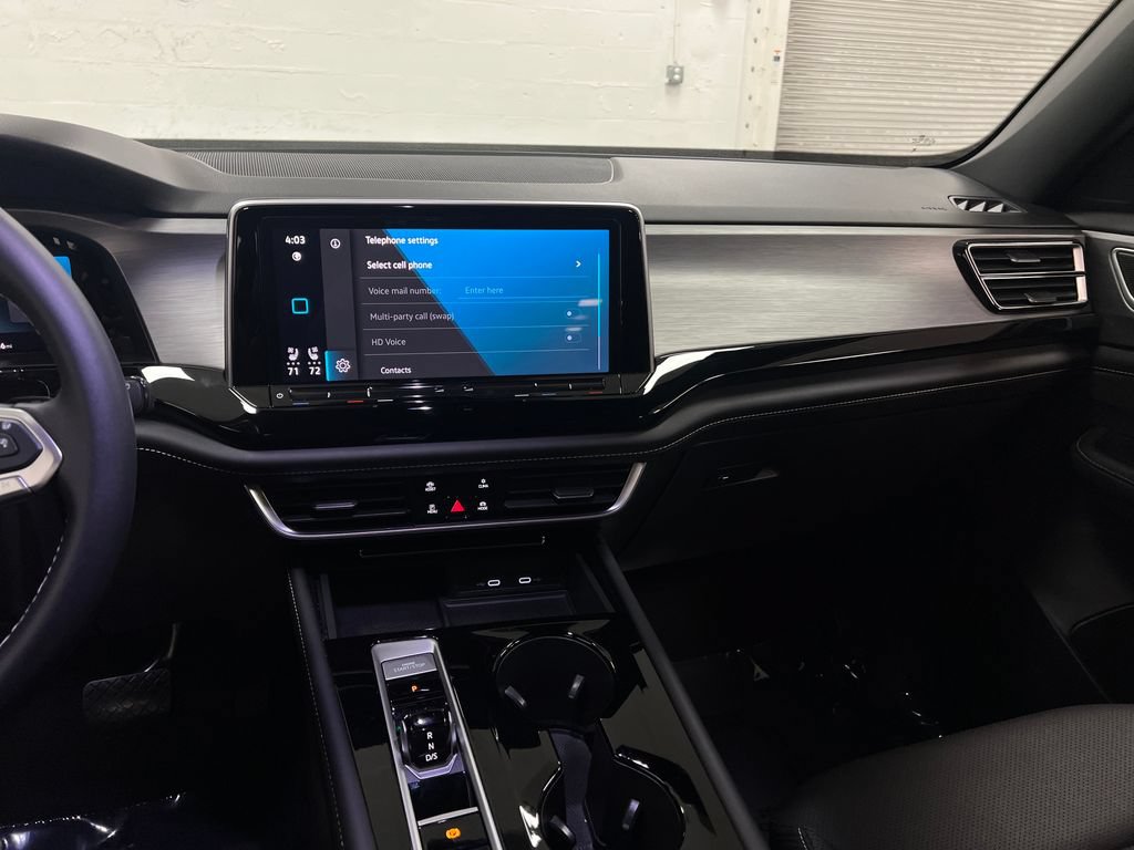 Used 2024 Volkswagen Atlas Cross Sport SE FWD image 19