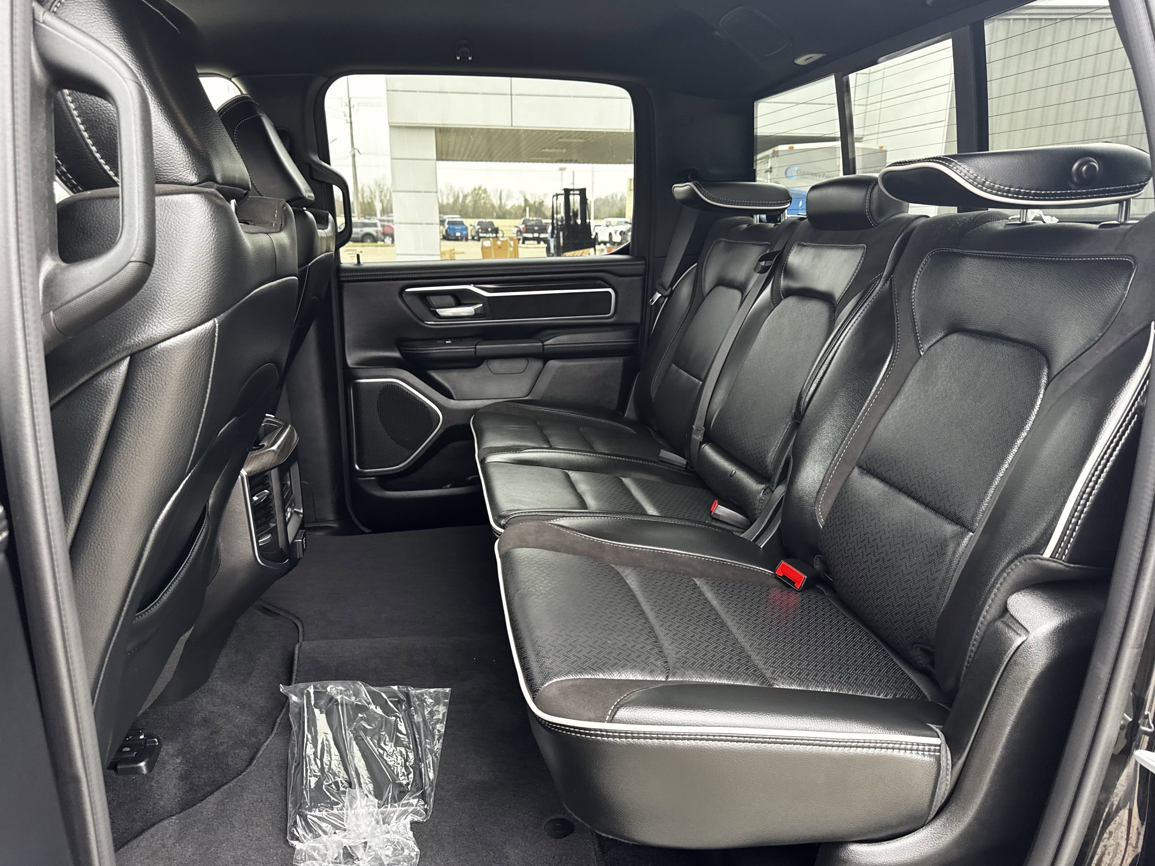 Used 2025 RAM 1500 Laramie w/ Sport Appearance Package image 31