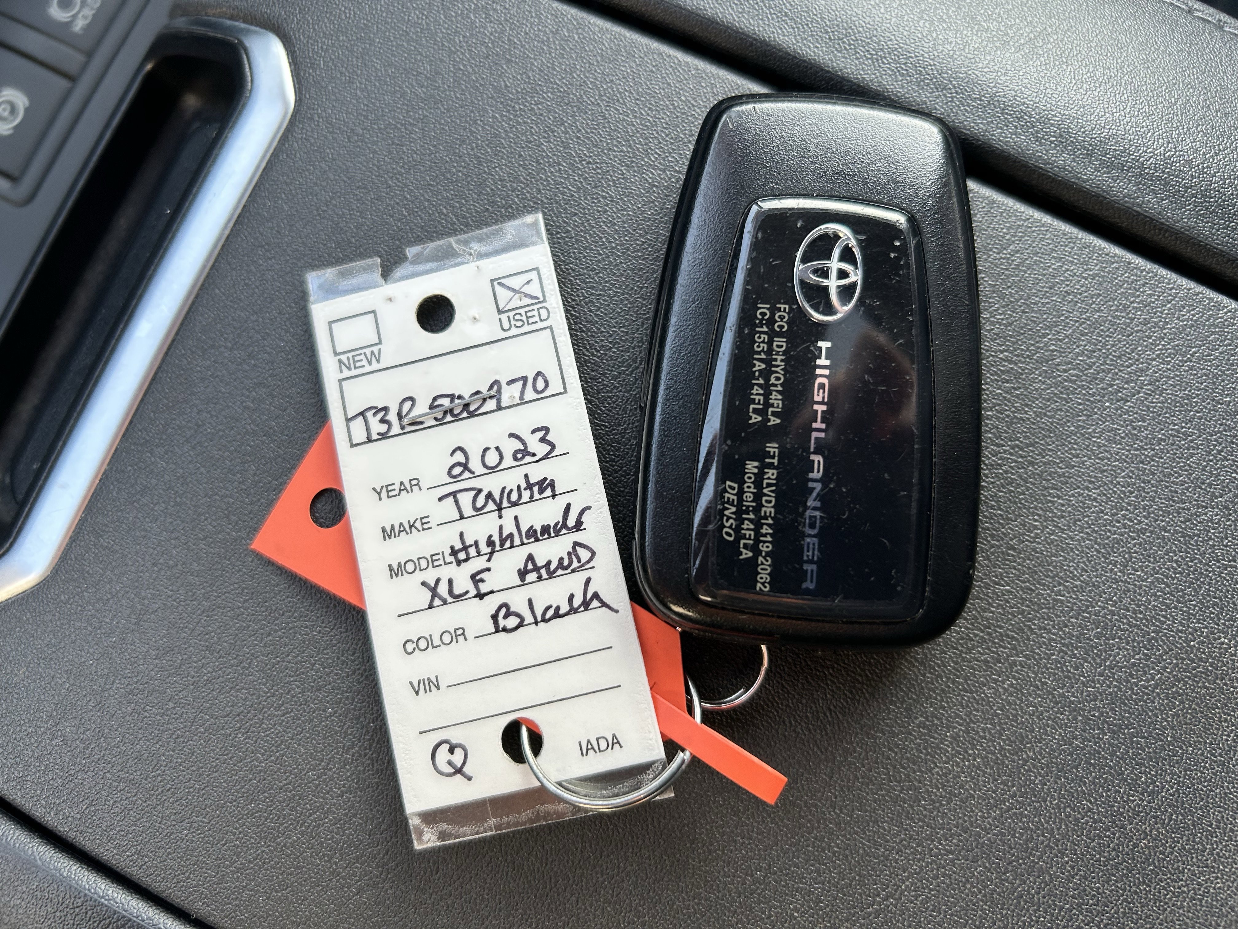 Used 2023 Toyota Highlander XLE image 38