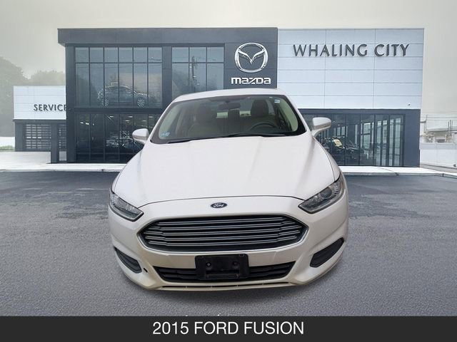 Used 2015 Ford Fusion SE FWD image 2