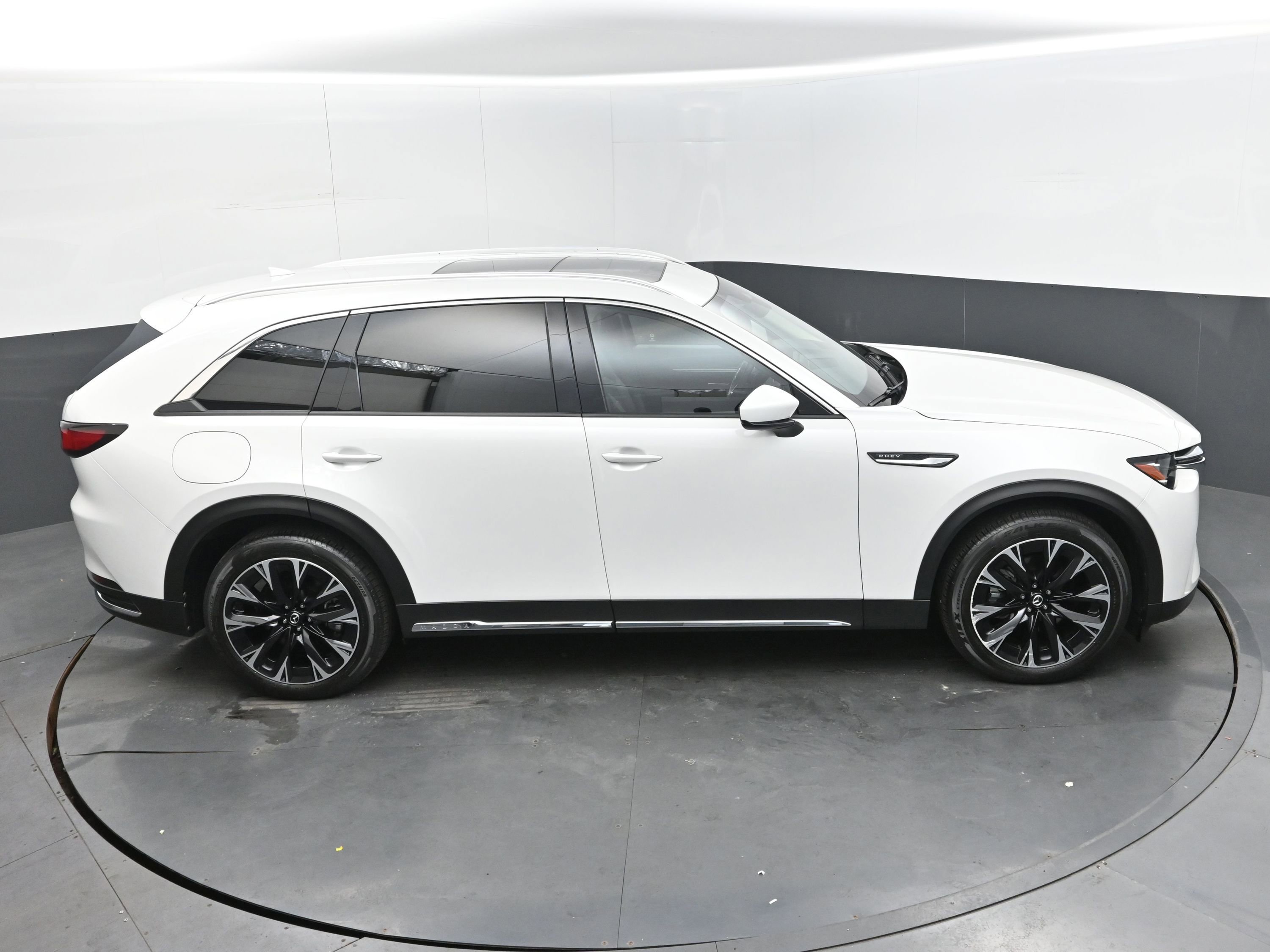 Used 2024 MAZDA CX-90 Plug-In Hybrid w/ Premium Pkg image 35