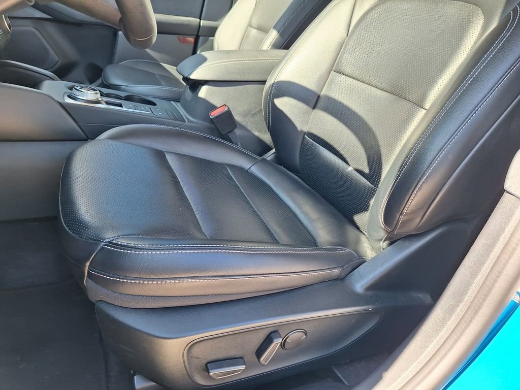 Used 2020 Ford Escape SEL image 10