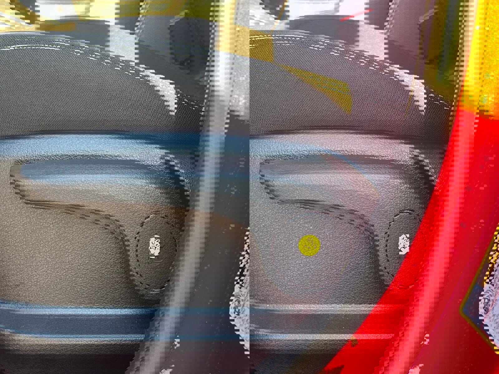 Certified 2025 Hyundai Venue SEL image 25