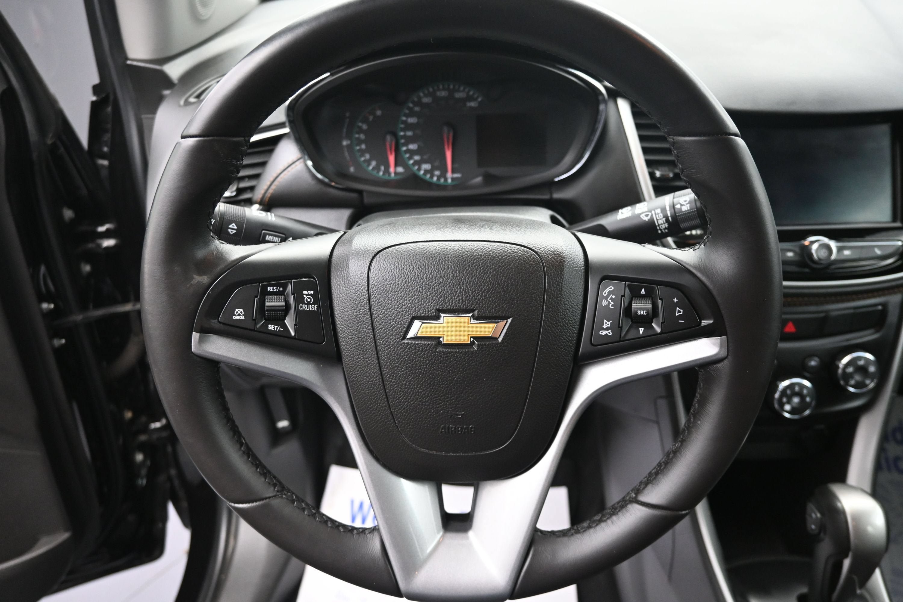 Used 2021 Chevrolet Trax LT w/ Driver Confidence Package AWD/4WD image 11