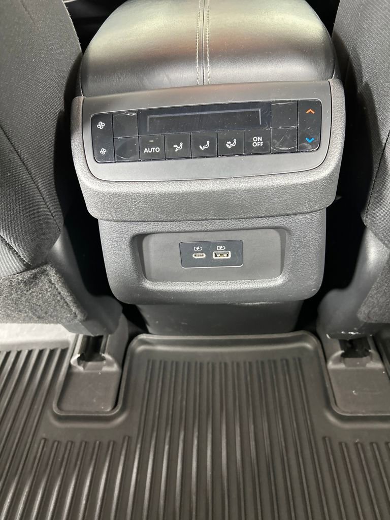 Used 2022 Nissan Pathfinder SV w/ SV Black Package image 18