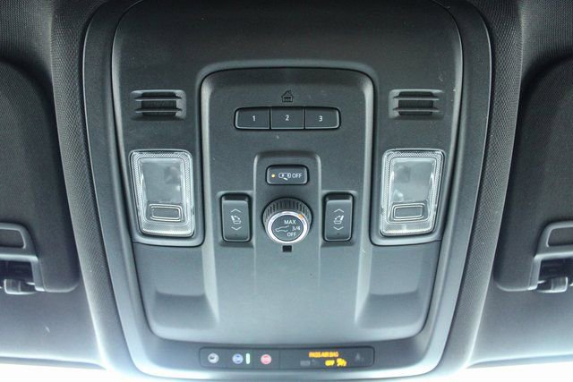 Used 2024 Chevrolet Suburban RST w/ Luxury Package AWD/4WD image 28