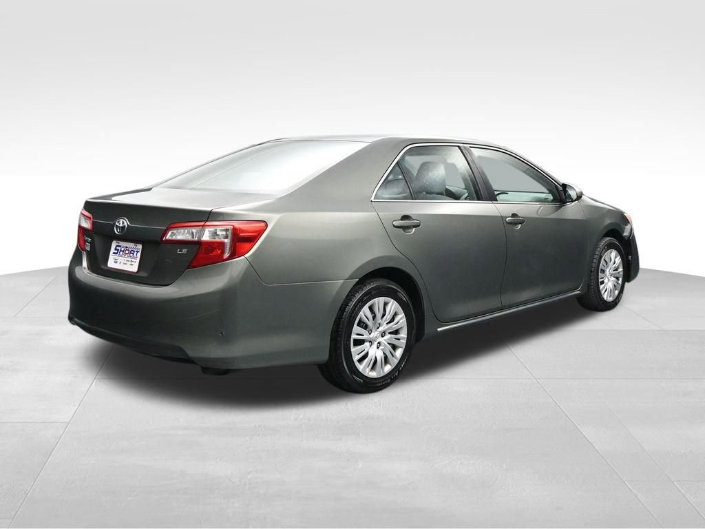 Used 2014 Toyota Camry LE FWD image 5