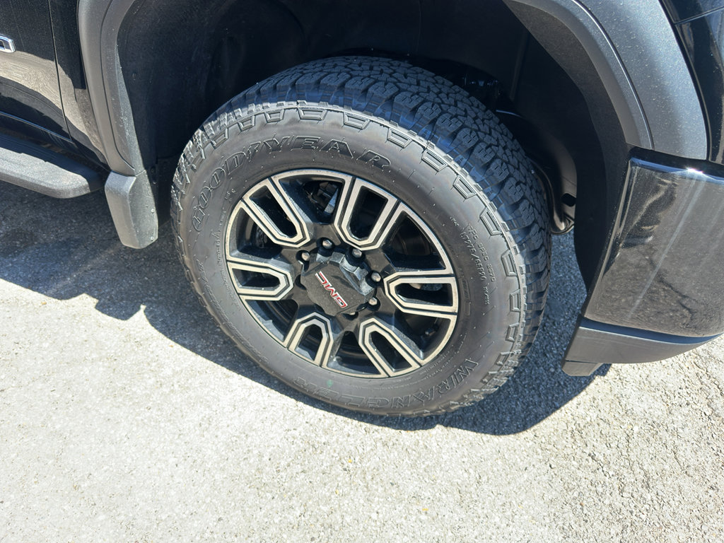 Used 2023 GMC Sierra 2500 AT4 w/ Gooseneck/5TH Wheel Package image 3