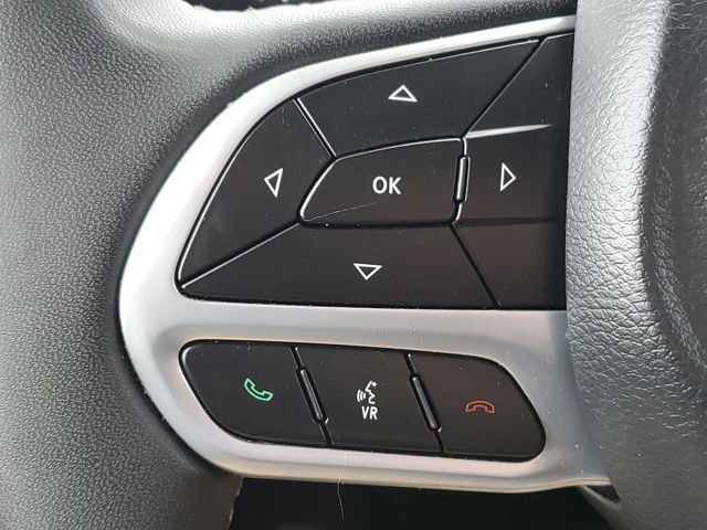 Used 2024 Chrysler Pacifica Touring-L image 13