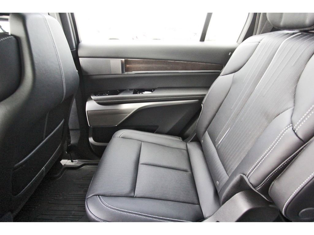 New 2026 Cadillac Vistiq Sport image 12