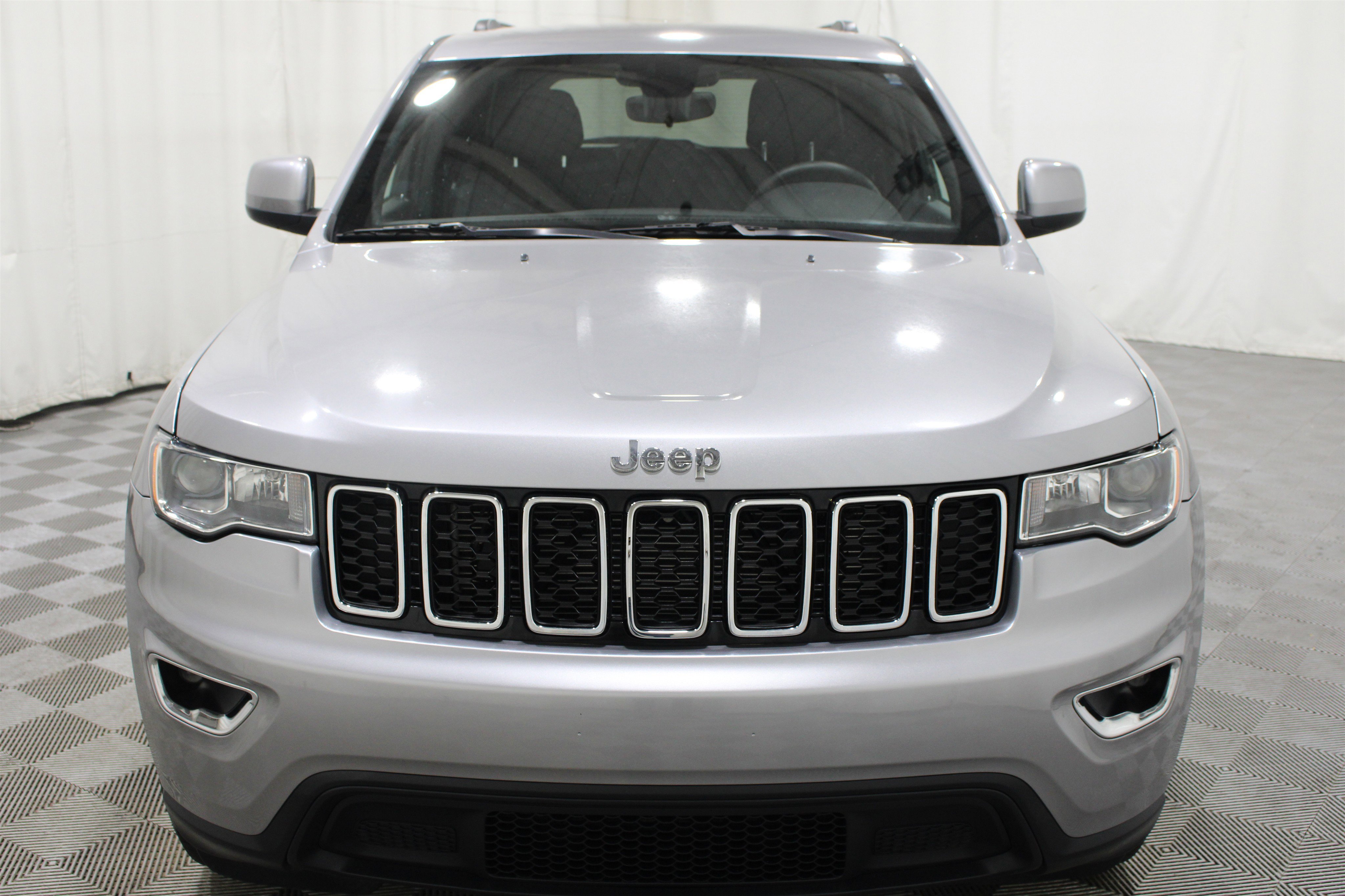 Used 2017 Jeep Grand Cherokee Laredo w/ Quick Order Package 23E AWD/4WD image 33