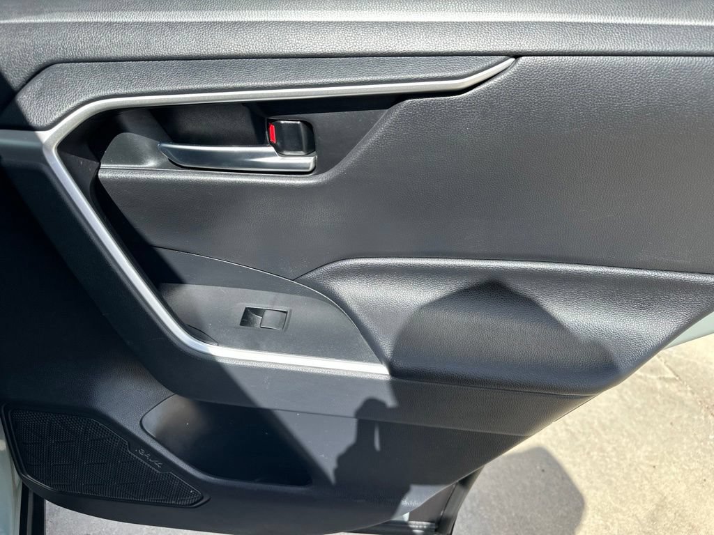 Used 2019 Toyota RAV4 XLE w/ Convenience Package AWD/4WD image 30