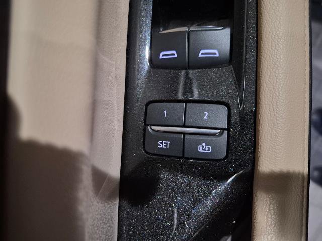 Used 2023 Cadillac Escalade Premium Luxury AWD/4WD image 20