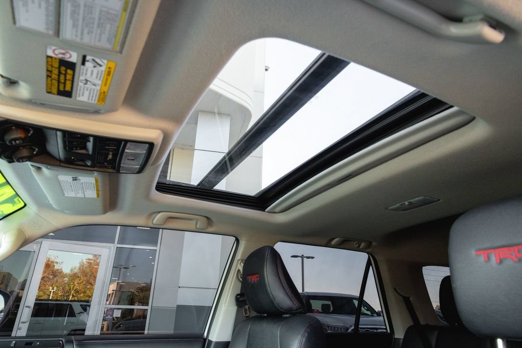 Used 2024 Toyota 4Runner TRD Off-Road Premium w/ Moonroof Package AWD/4WD image 26