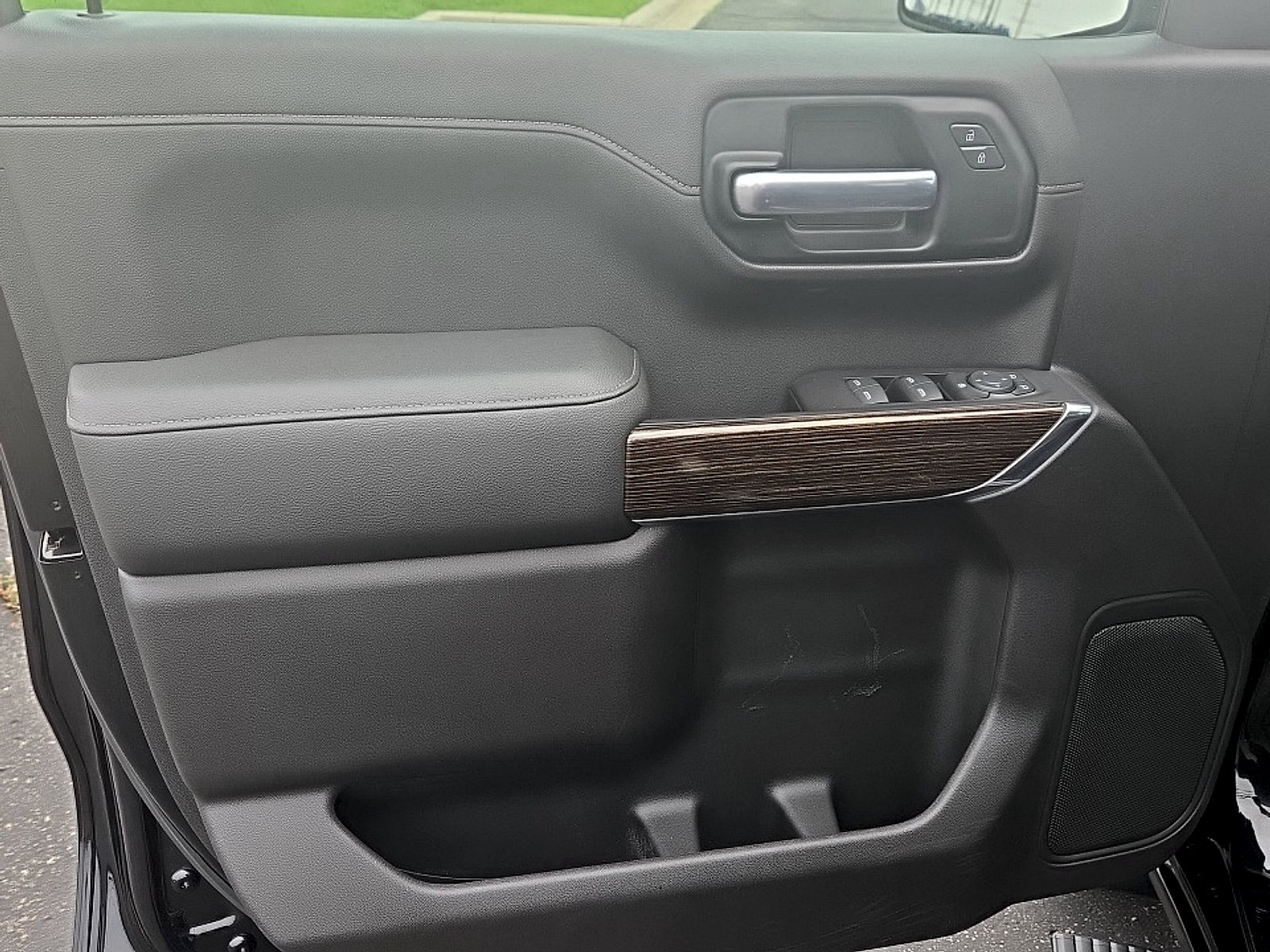 Used 2019 GMC Sierra 1500 SLE w/ SLE Value Package AWD/4WD image 10
