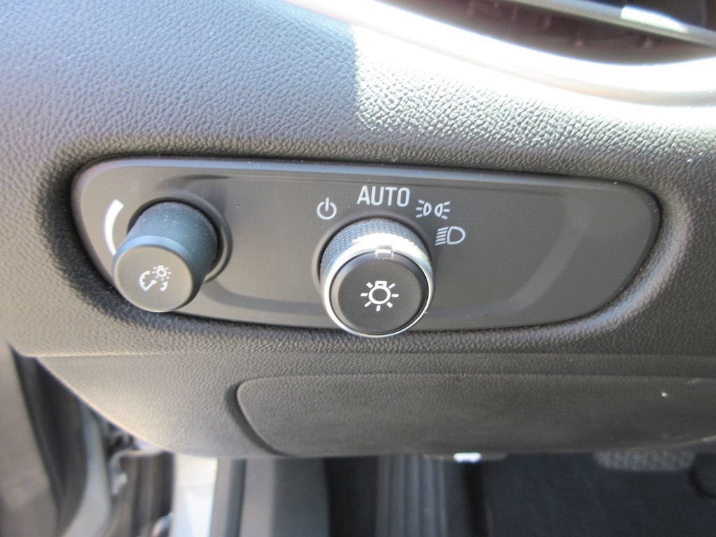 Used 2024 Chevrolet Malibu LT FWD image 21