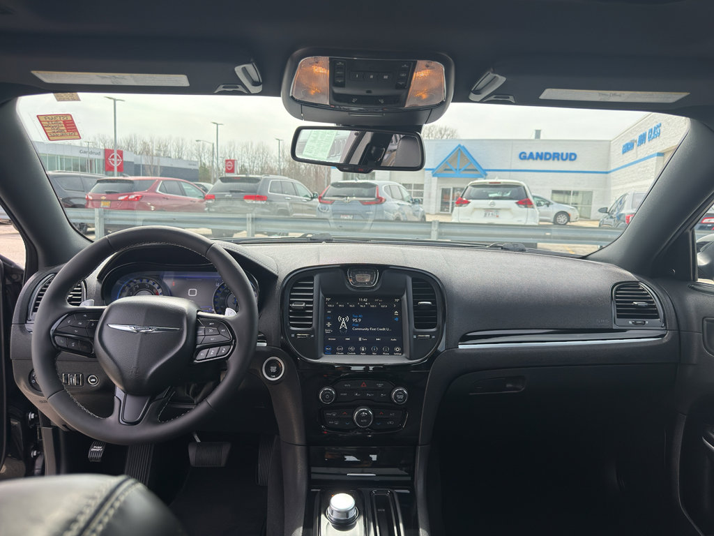 Used 2023 Chrysler 300 S w/ Comfort Group image 28