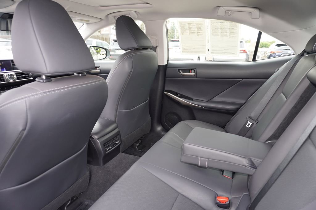 Used 2018 Lexus IS 300 w/ Accessory Package 2 RWD image 10