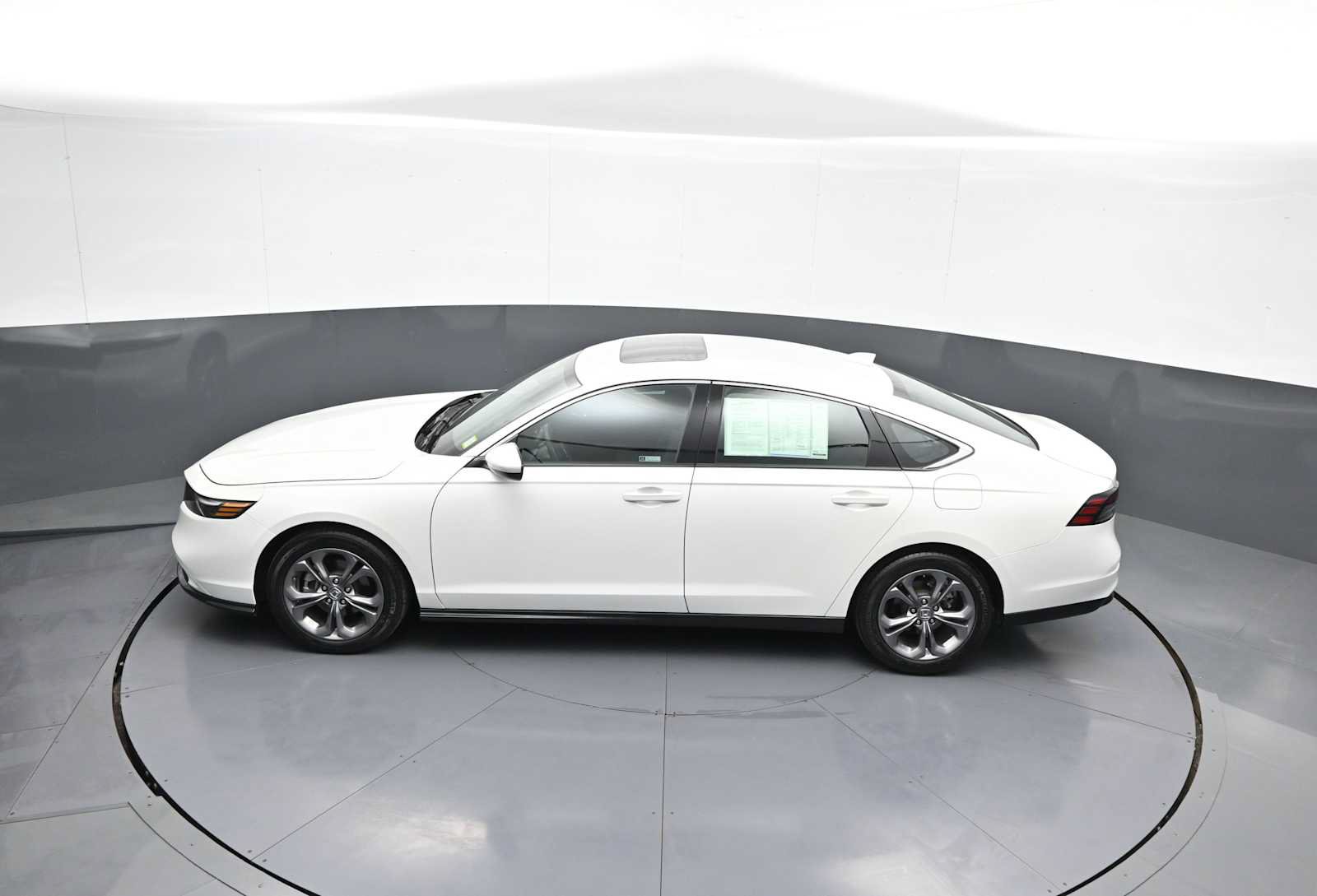 Used 2024 Honda Accord EX image 40