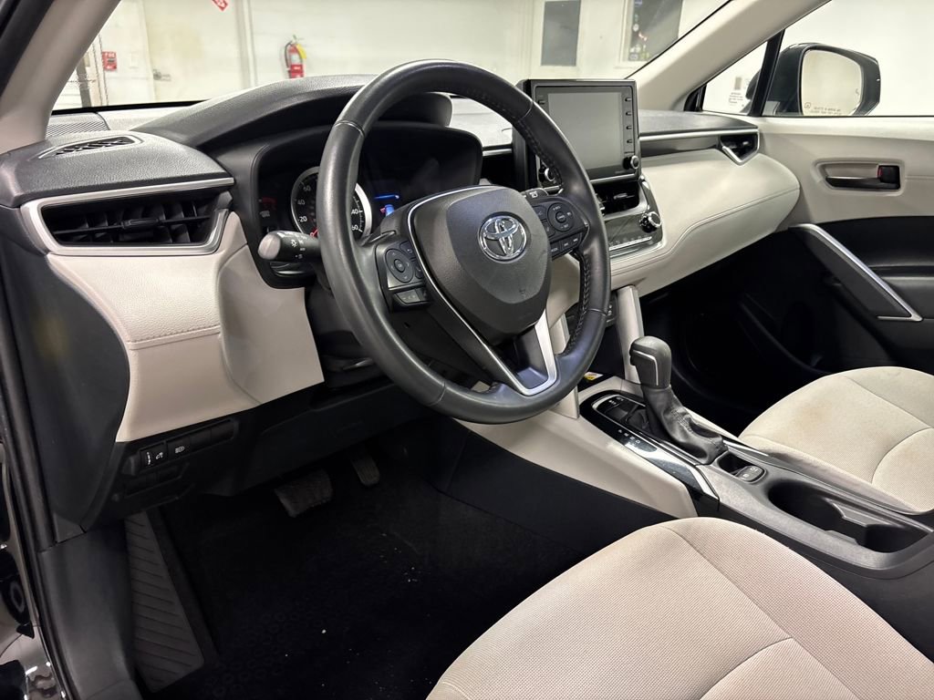 Used 2022 Toyota Corolla Cross LE image 26