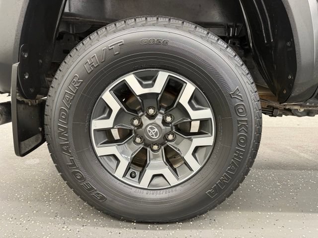 Certified 2023 Toyota Tacoma TRD Off-Road AWD/4WD image 21