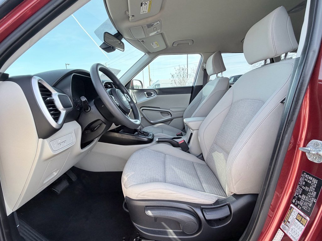 Used 2020 Kia Soul S FWD image 19