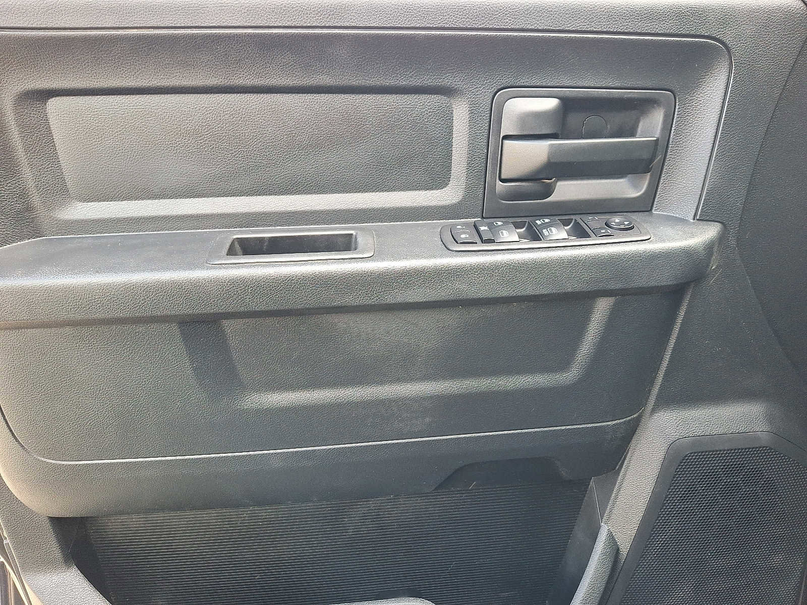 Used 2017 RAM 1500 Express w/ Black Ram 1500 Express Group AWD/4WD image 13