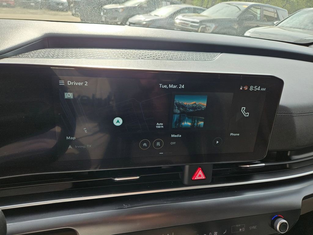 Used 2025 Kia Carnival image 21