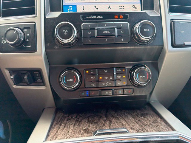 Used 2019 Ford F250 Lariat w/ Lariat Ultimate Package AWD/4WD image 16