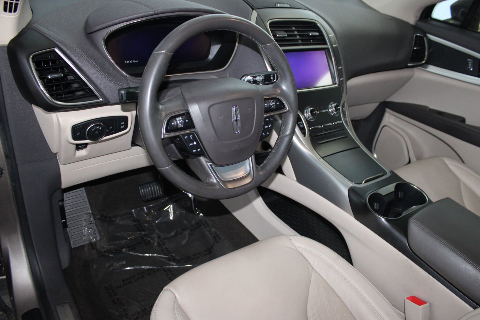 Used 2020 Lincoln Nautilus FWD w/ Equipment Group 101A image 4