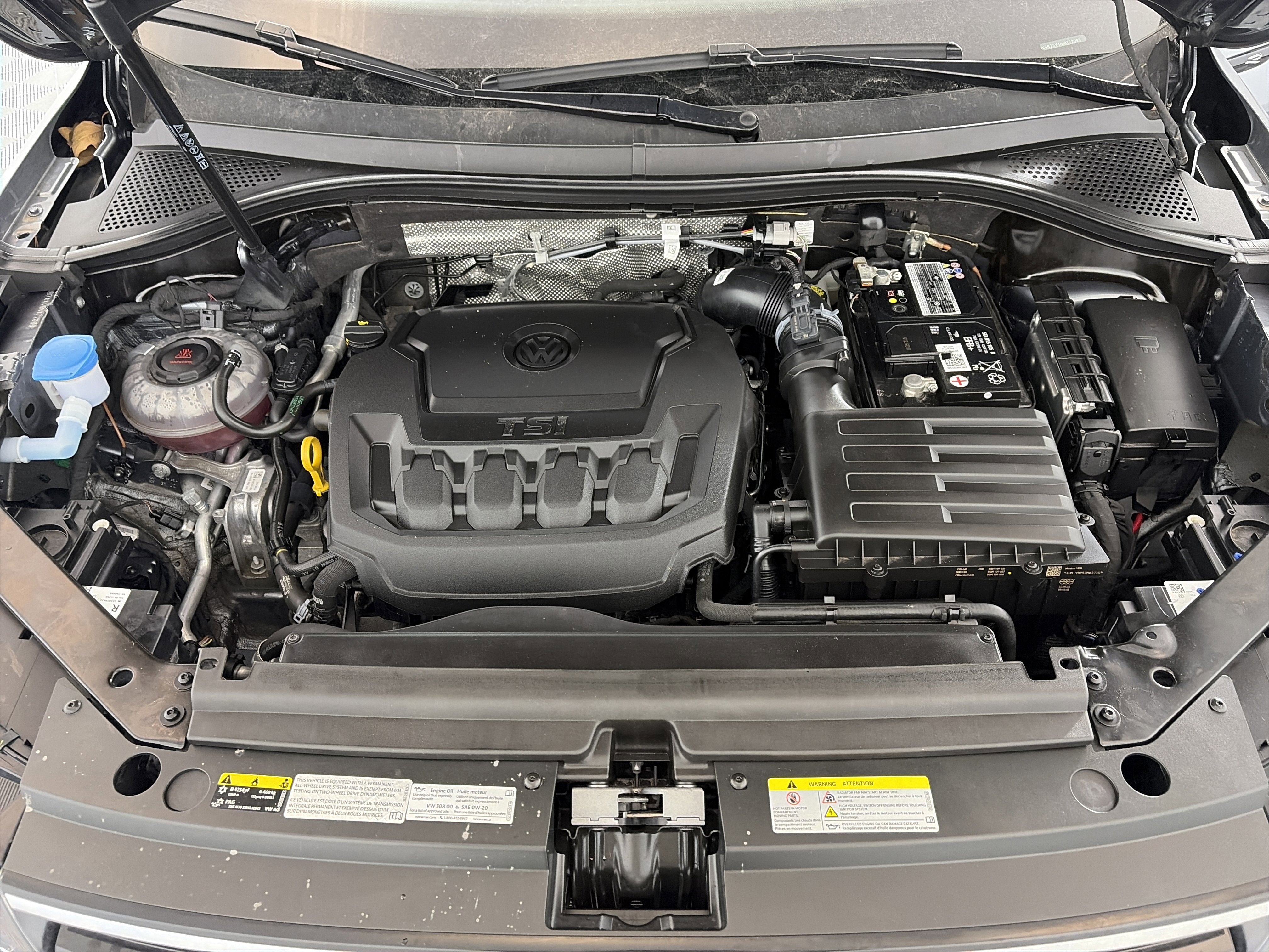 Used 2022 Volkswagen Tiguan SE R-Line image 11