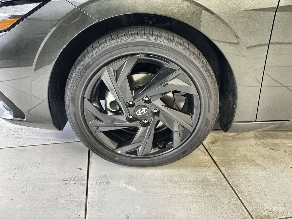 New 2026 Hyundai Elantra SEL Sport FWD image 19
