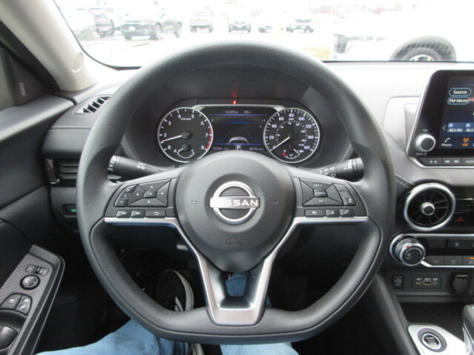Used 2024 Nissan Sentra SV FWD image 13