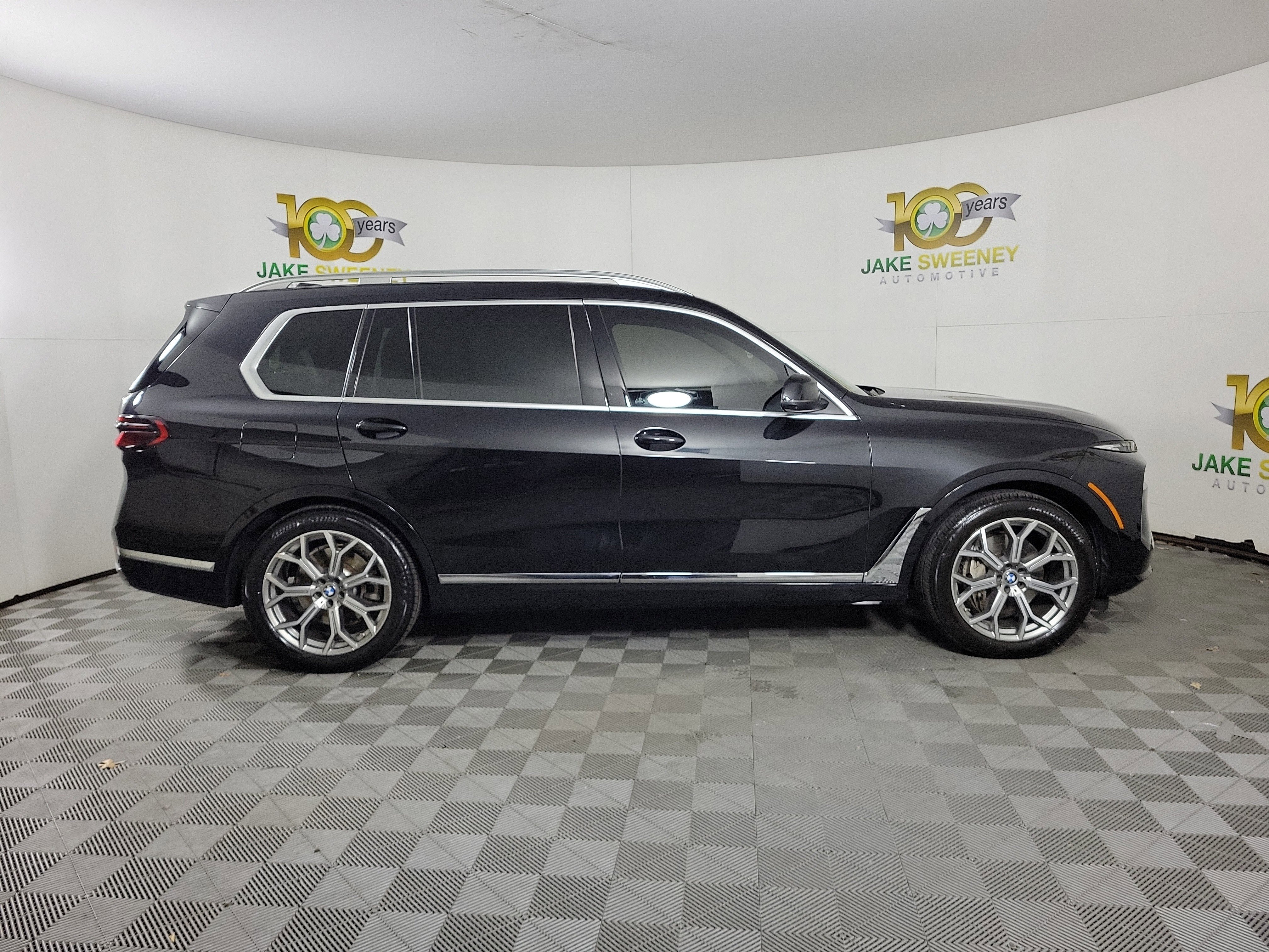 Used 2023 BMW X7 xDrive40i w/ Executive Package image 8