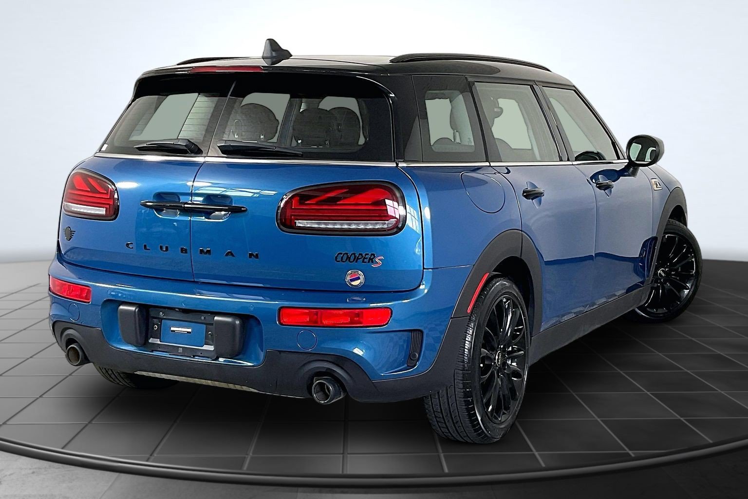 Certified 2024 MINI Cooper Clubman S AWD/4WD image 2