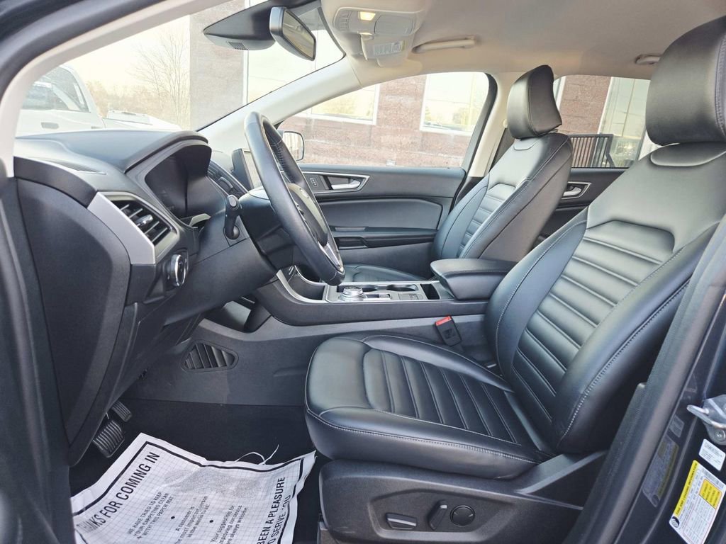 Used 2024 Ford Edge SEL image 11