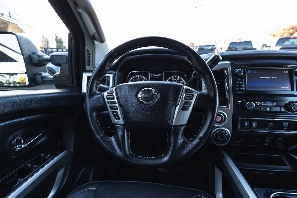 Used 2018 Nissan Titan PRO-4X image 31