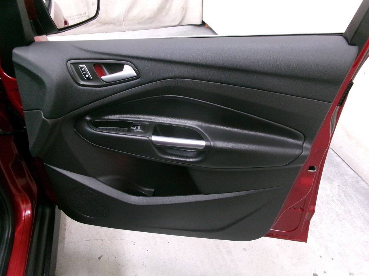 Used 2016 Ford C-MAX SEL FWD image 28