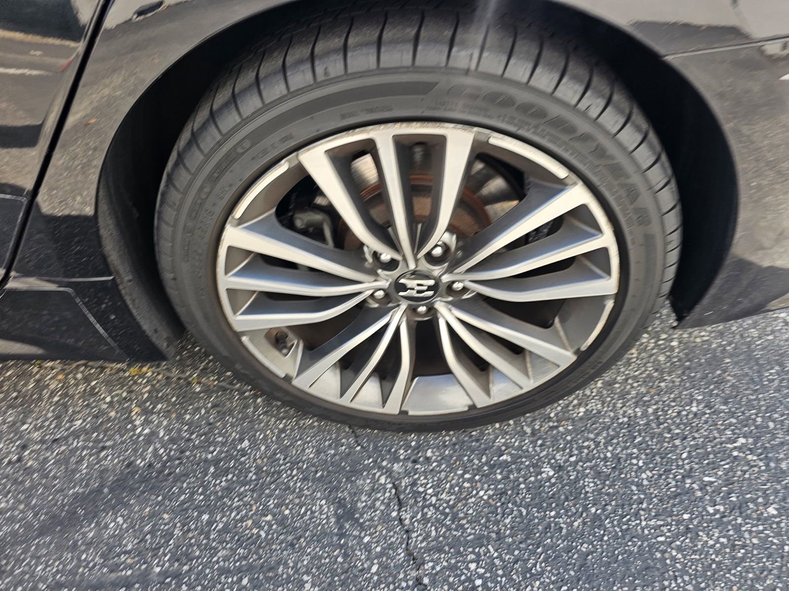 Used 2018 Kia Stinger Premium AWD/4WD image 12