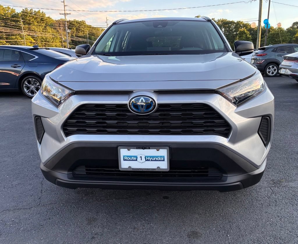 Used 2021 Toyota RAV4 LE AWD/4WD image 2