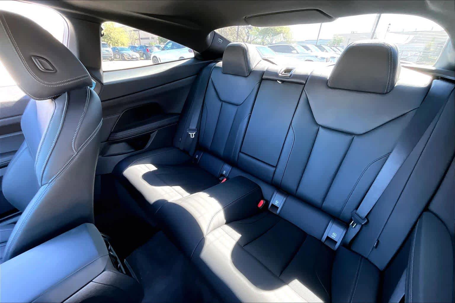 Used 2026 BMW 430i Coupe w/ M Sport Package RWD image 18