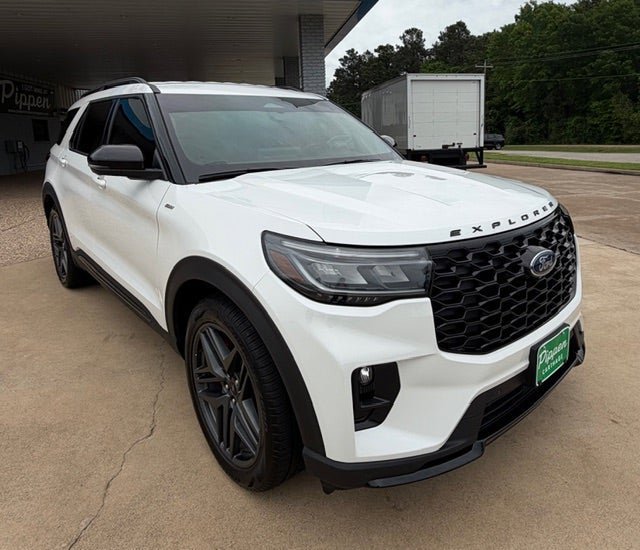 Used 2025 Ford Explorer ST-Line w/ Premium Package